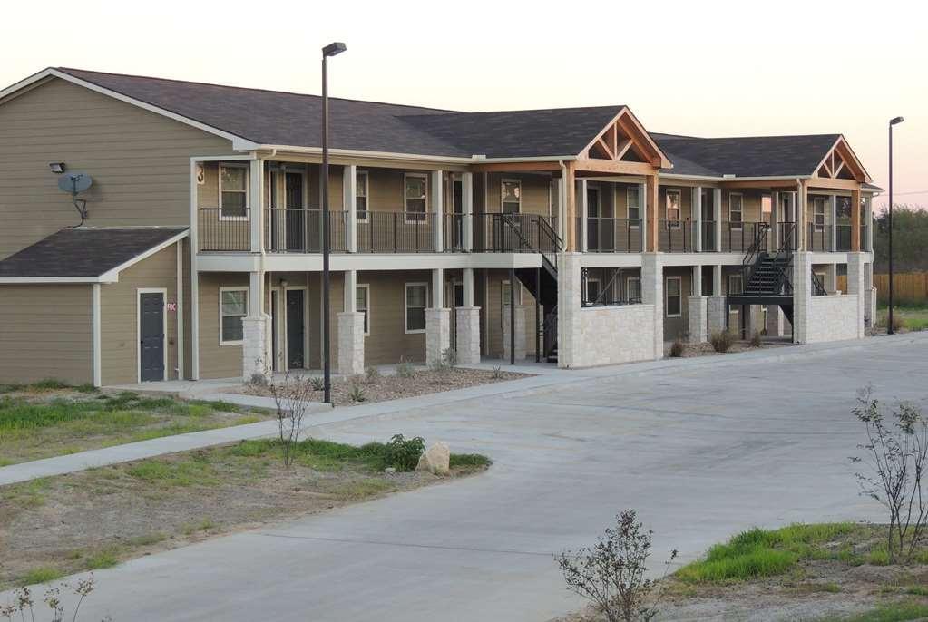 Eagle'S Den Three Rivers Texas A Travelodge By Wyndham Esterno foto