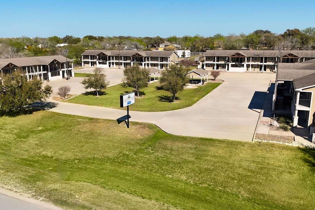 Eagle'S Den Three Rivers Texas A Travelodge By Wyndham Esterno foto