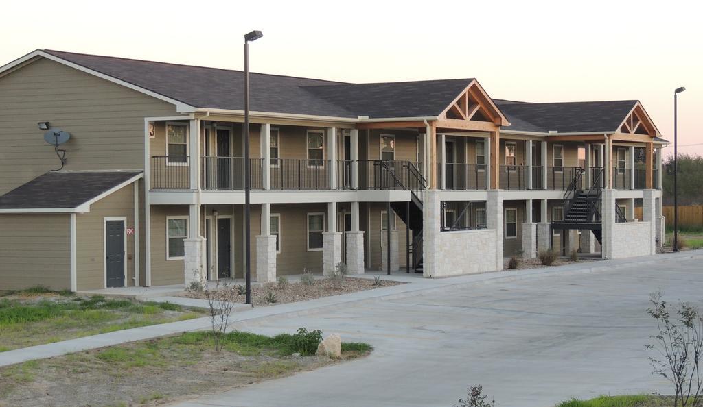 Eagle'S Den Three Rivers Texas A Travelodge By Wyndham Esterno foto