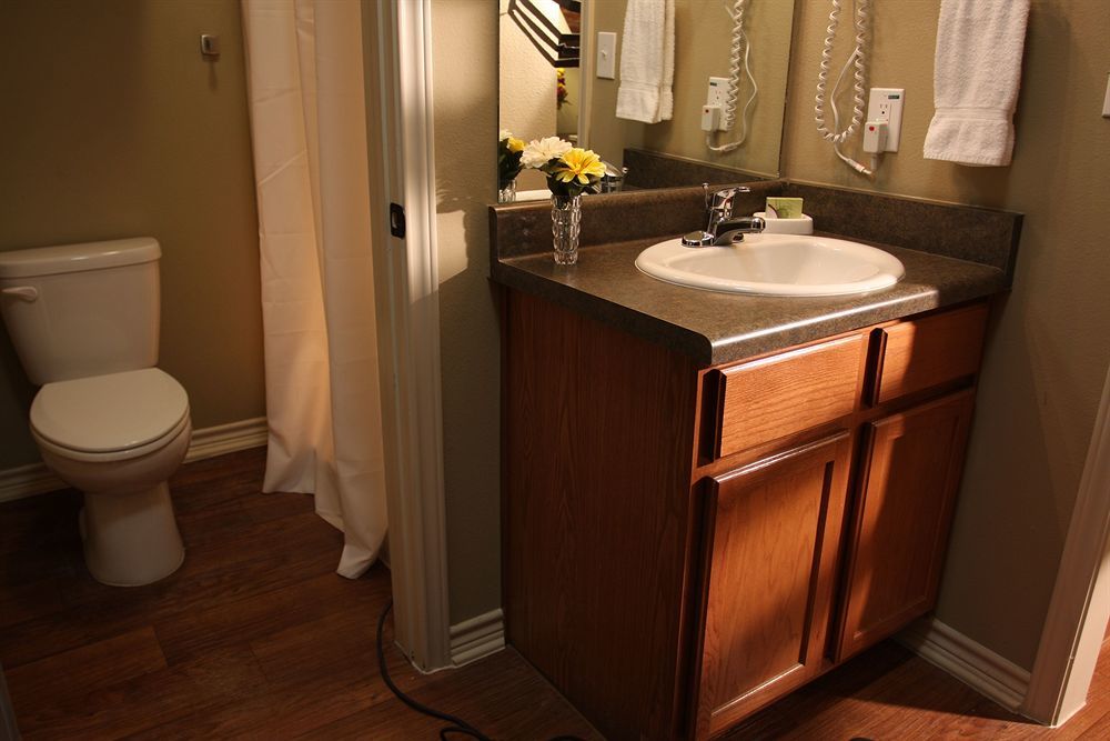 Eagle'S Den Three Rivers Texas A Travelodge By Wyndham Esterno foto